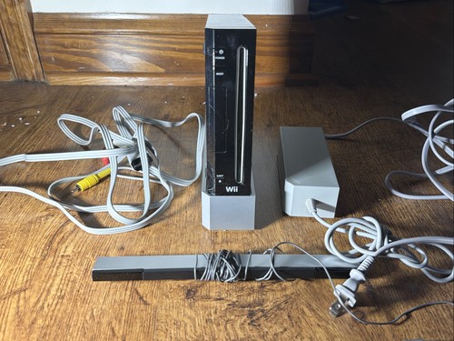 Nintendo wii console - nintendo,